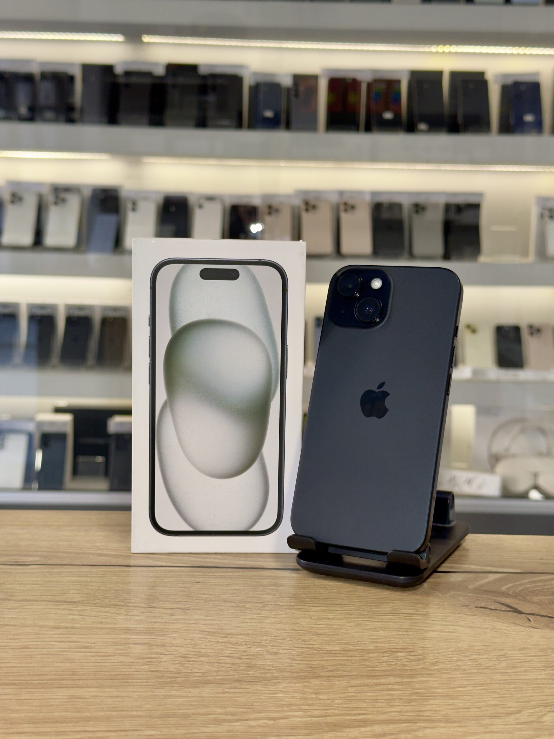 Apple iPhone 15 128GB Black **RABLJENO** - Slika 2